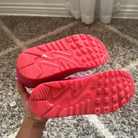 Nike women’s custom hot pink leather air max - Picture 10 of 10